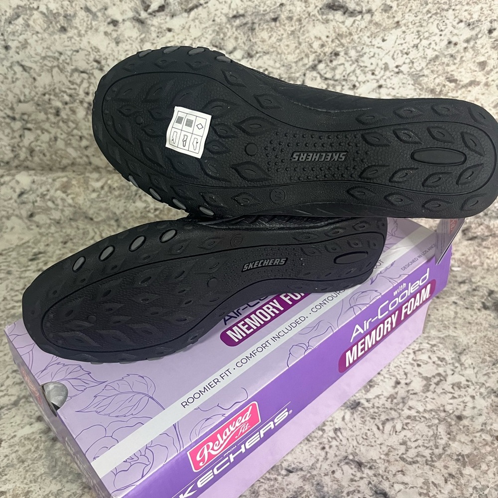 Skechers Women's Black Sneakers with Memory Foam - Picture 3 of 4